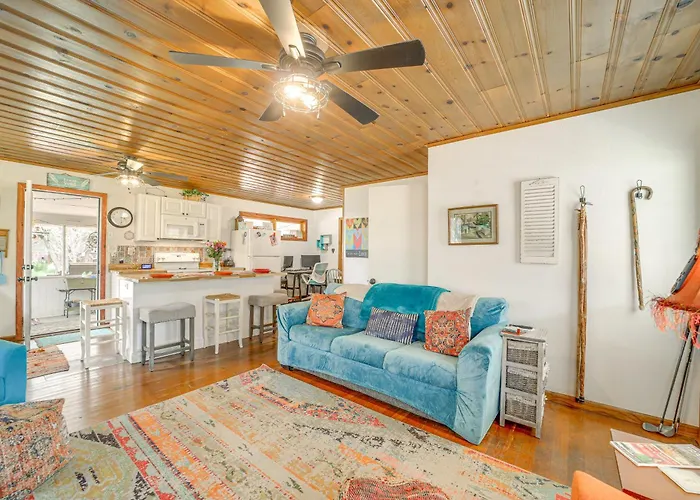 Holiday home Pines & Porch Vibes: Cool High Country Base