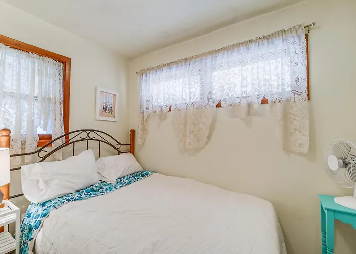 Pines & Porch Vibes: Cool High Country Base Payson