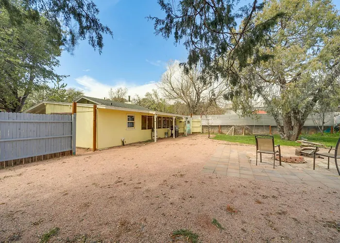 Pines & Porch Vibes: Cool High Country Base * Payson