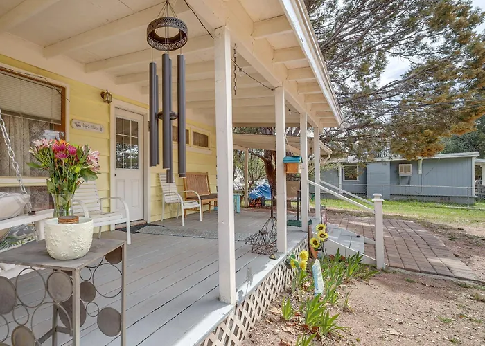Holiday home Pines & Porch Vibes: Cool High Country Base