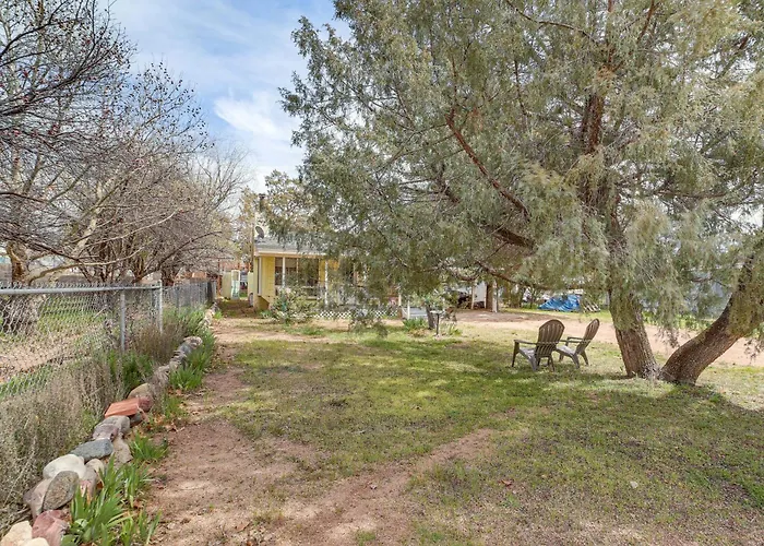 Pines & Porch Vibes: Cool High Country Base Holiday home *