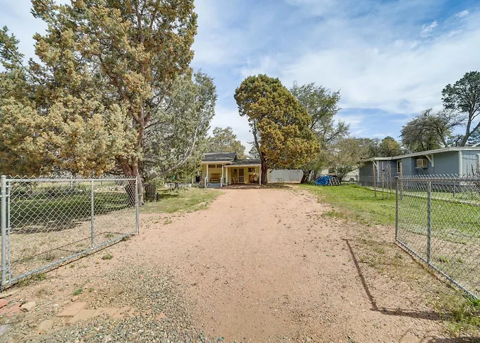 Pines & Porch Vibes: Cool High Country Base Payson